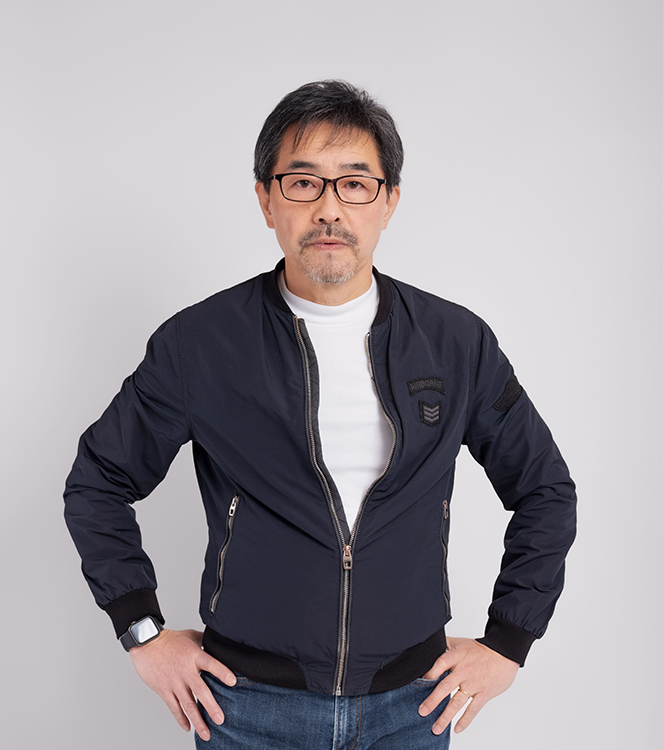 白髪を活かした大人のナチュラルショート