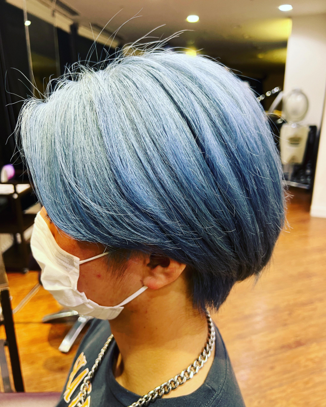 ペールブルー