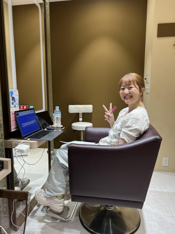 フロントミーティングの様子！