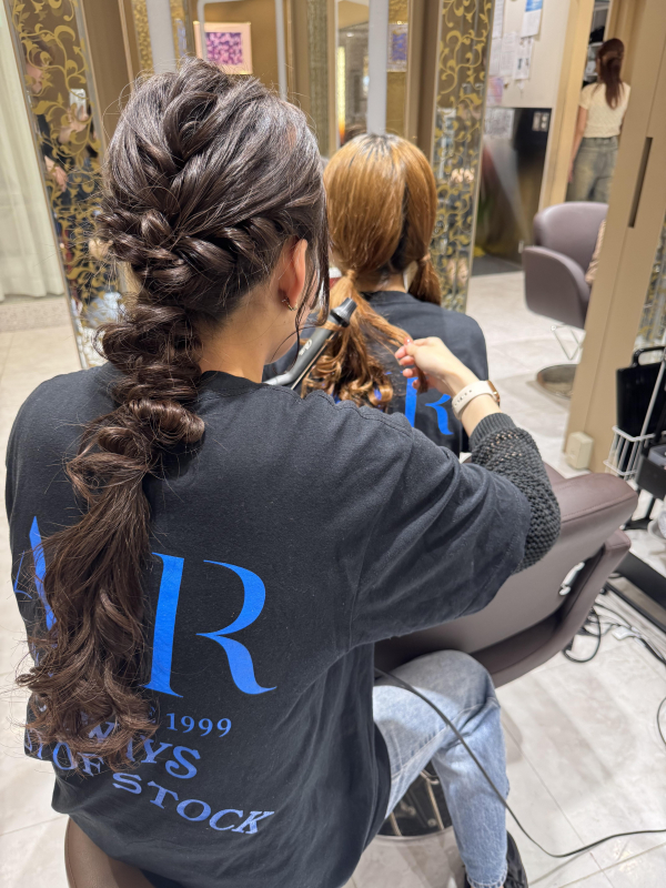 朝からヘアセット！！