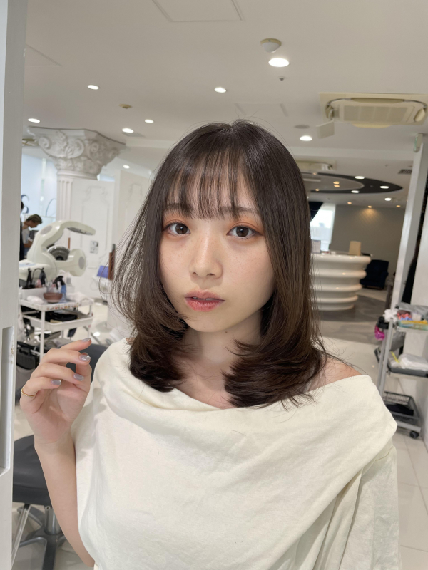 レイヤーカット軽やか夏ヘアー