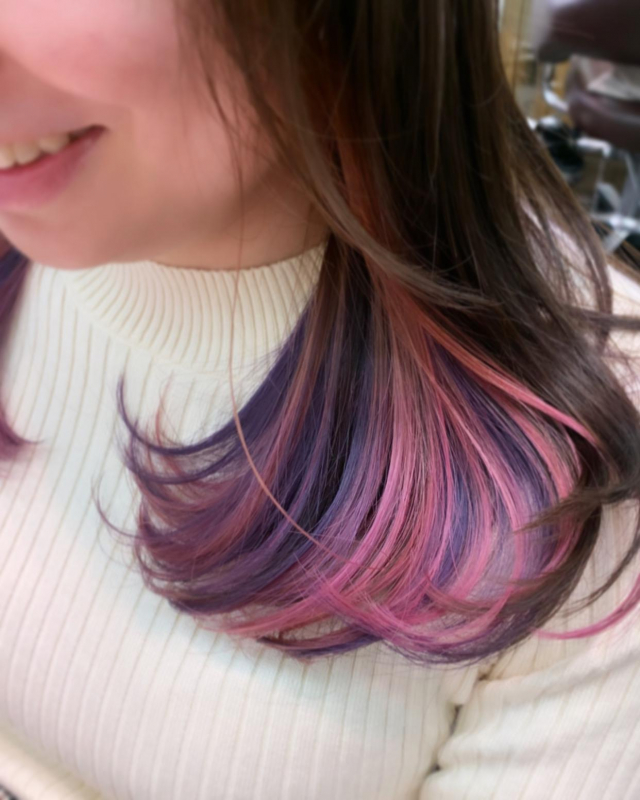 【映えるヘアアレンジ】のために、デザインカラーをプラスして、自分だけのオシャレヘアアレンジを楽しもう！