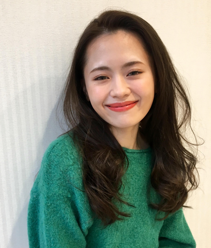 大人女子に大人気のオリーブ系ヘアカラー！