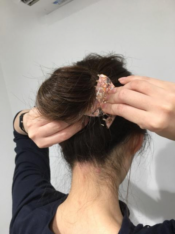 簡単かわいい。ヘアクリップを使ってアレンジ。