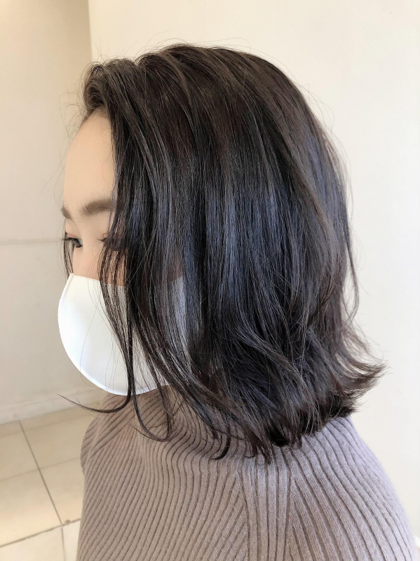 透明感のあるグレージュ