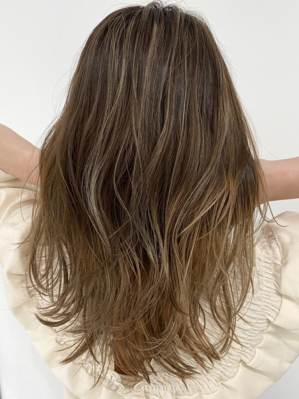 【思わず振り向くオシャレカラー】ドキドキしちゃうヘアスタイル