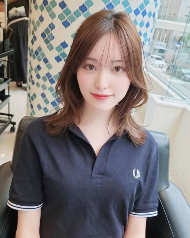 大人韓国ミディアムレイヤーヘア