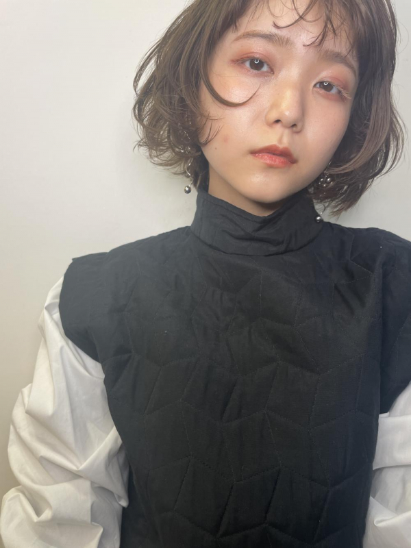 顔まわりレイヤーボブ