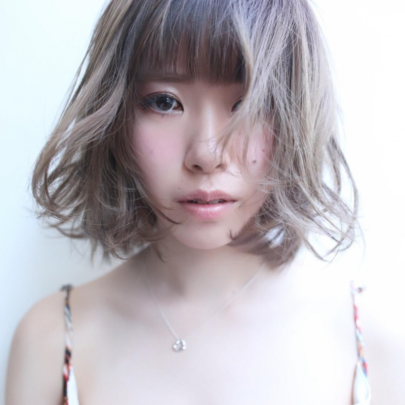ナチュラルテイスト大人かわいいボブレイヤー前髪あり｜ヘアカタログ詳細｜三ノ宮駅徒歩5分｜髪質改善で美髪になれる美容院（美容室）airKOBE