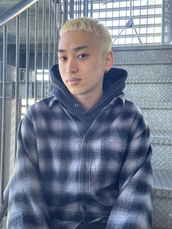 メンズブロンドフェードカット